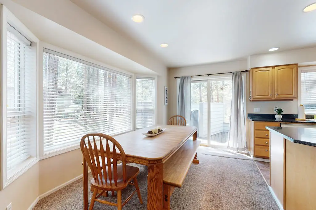 Cozy Home in the Pines with Private Hot Tub - Convenient Location, 8 SHARC Passes