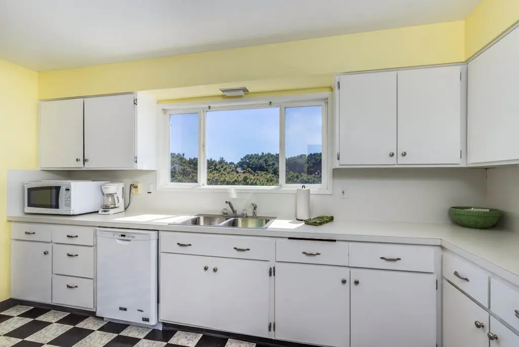 The Helm- Spindrift Oceanfront Home