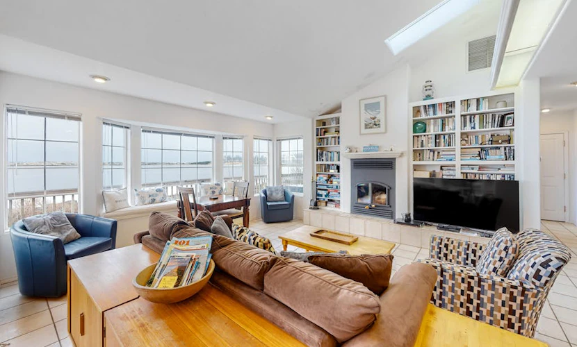 Waterefront Family Home with Beach Access - Dog-friendly