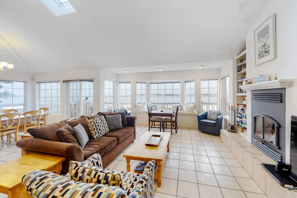 Waterefront Family Home with Beach Access - Dog-friendly