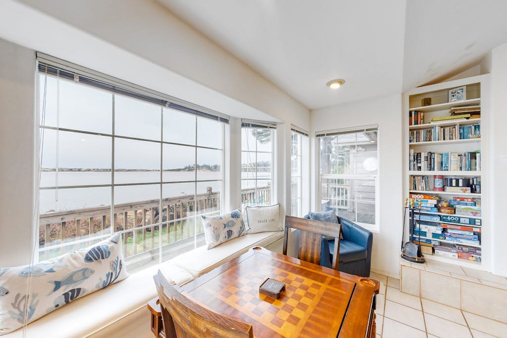 Waterefront Family Home with Beach Access - Dog-friendly