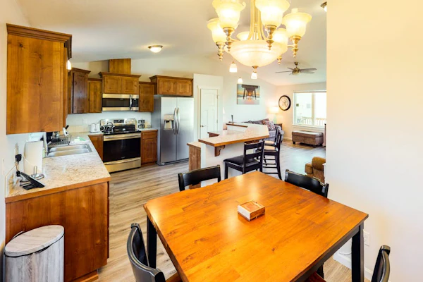 Coastal cottage with stunning ocean views & private gas grill - dogs welcome