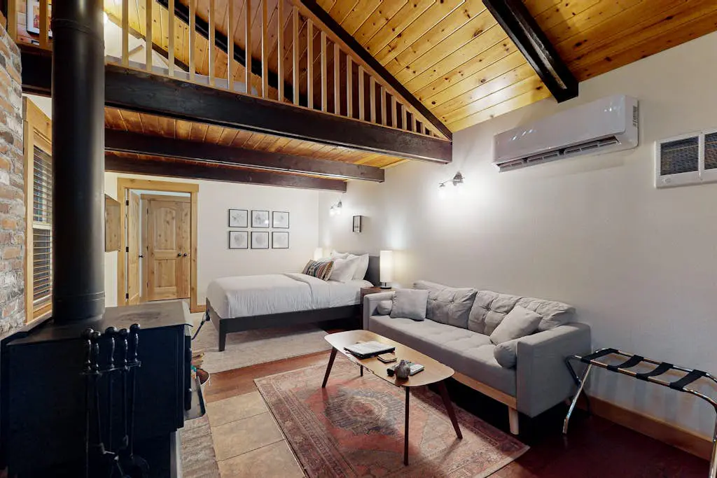 Creekside Cabin