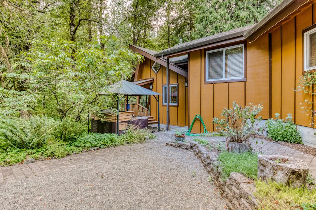 Creekside Cabin