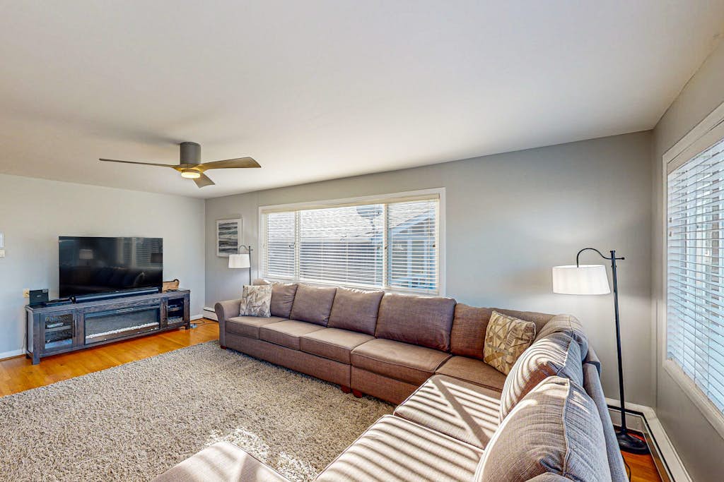 Spacious home with arcade games, ping pong and foosball tables, close to beach