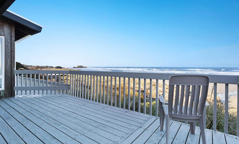 Dog-friendly, oceanfront condo w/ beach access, fireplace, large deck-EV charger