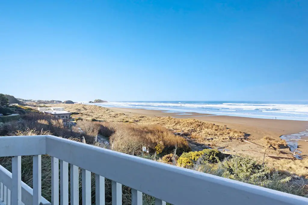 The Starboard - Spindrift Oceanfront Home