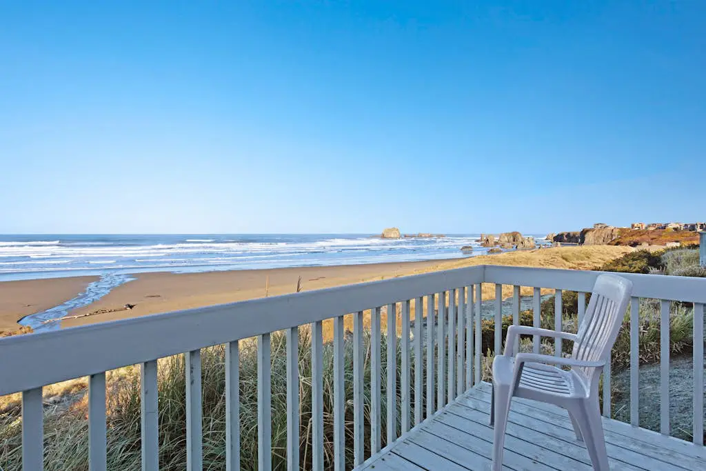 The Starboard - Spindrift Oceanfront Home