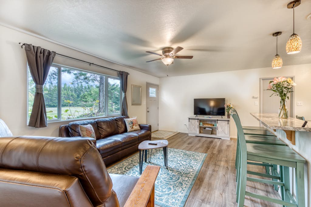 Single-level, dog-friendly home w/ private fenced-in yard & easy beach access