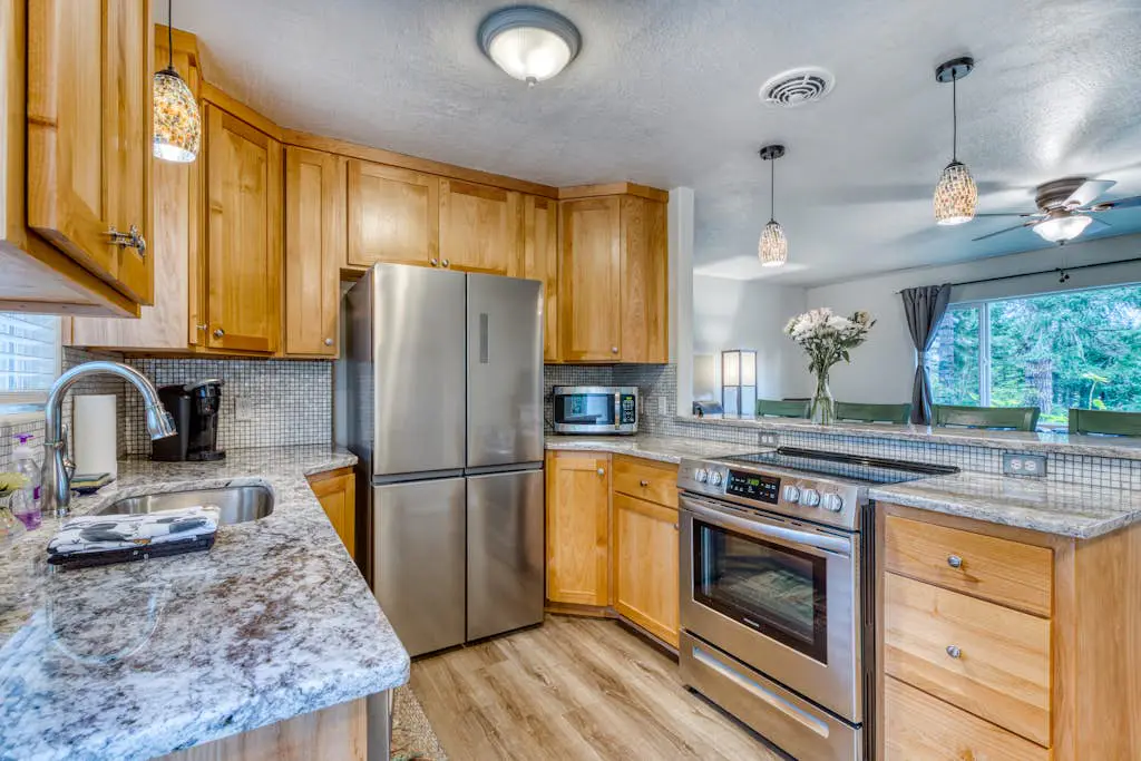 Single-level, dog-friendly home w/ private fenced-in yard & easy beach access