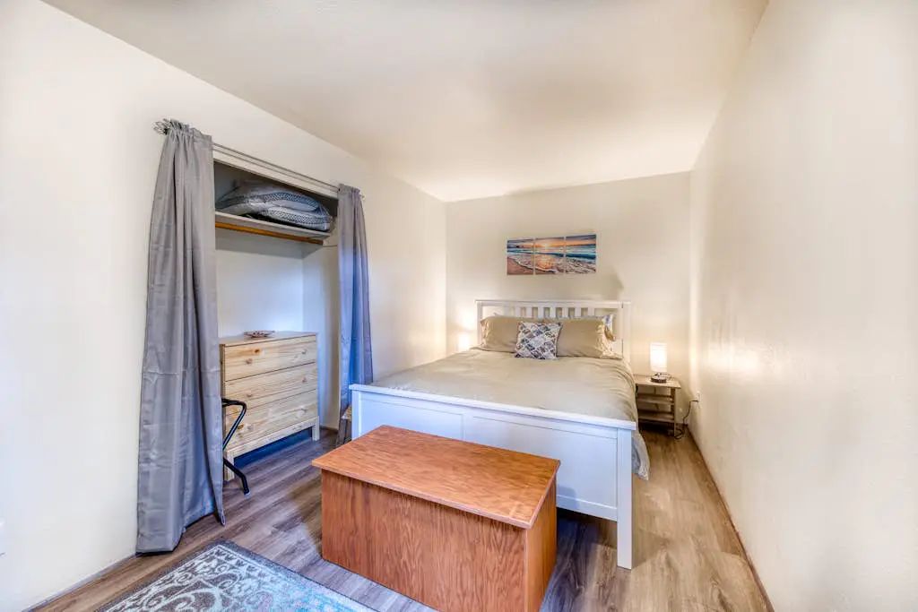 Single-level, dog-friendly home w/ private fenced-in yard & easy beach access