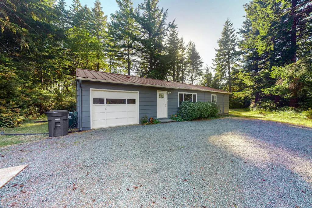Single-level, dog-friendly home w/ private fenced-in yard & easy beach access