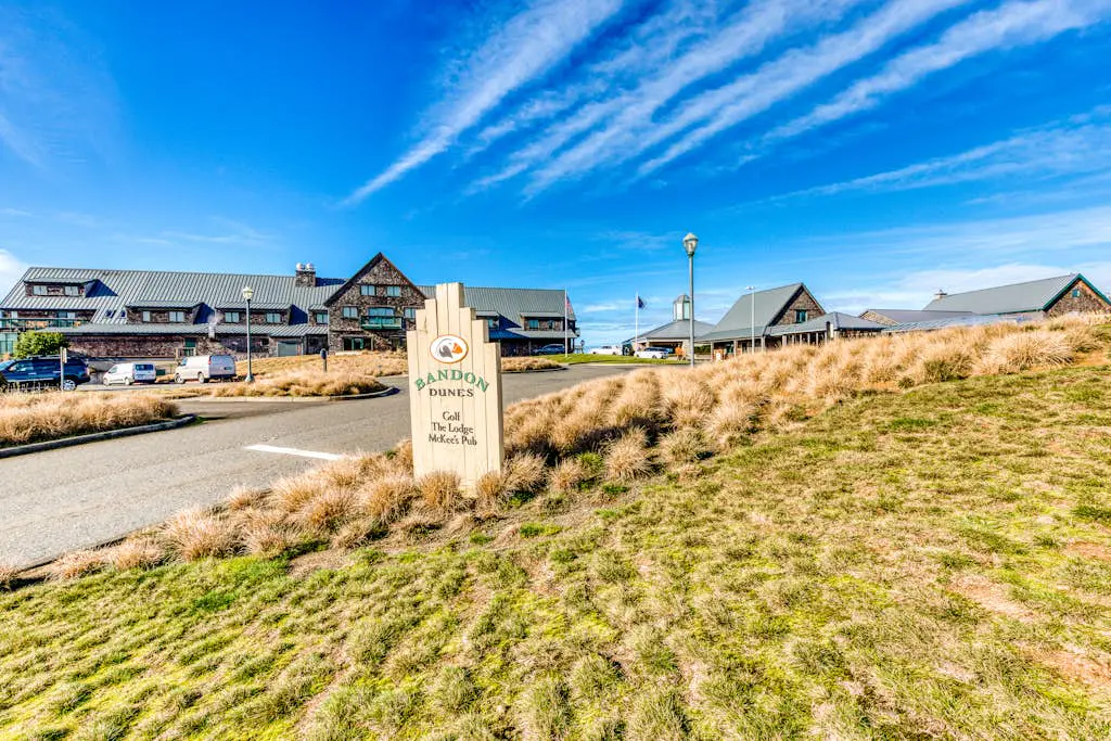Single-level, dog-friendly home w/ private fenced-in yard & easy beach access