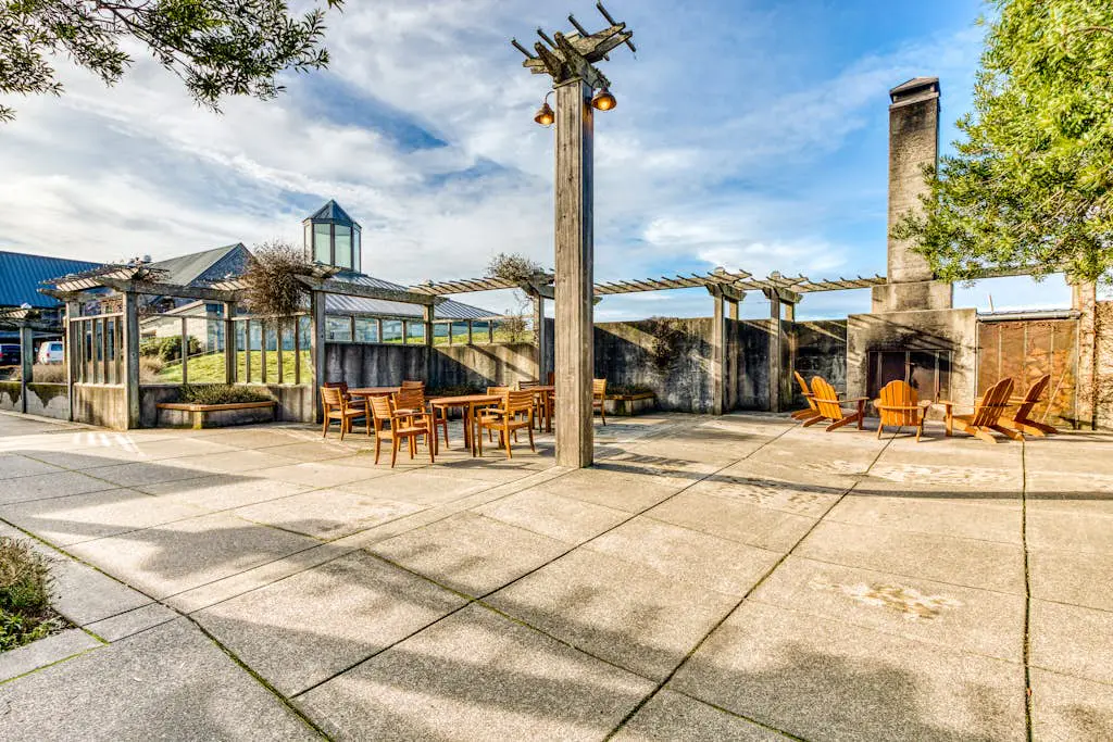 Single-level, dog-friendly home w/ private fenced-in yard & easy beach access