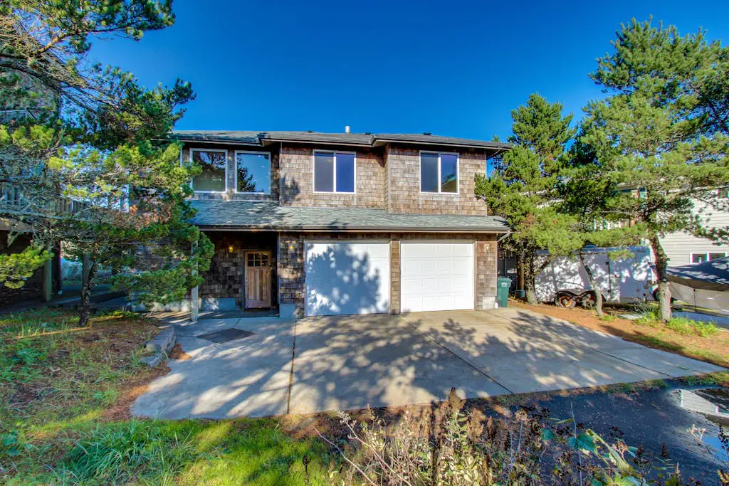 Walk to Oregon Coast Aquarium from this modern, dog-friendly, oceanview home