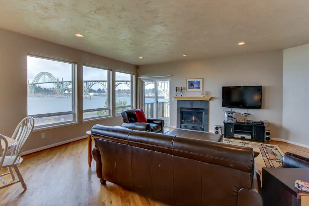 Walk to Oregon Coast Aquarium from this modern, dog-friendly, oceanview home