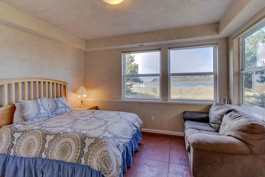 Walk to Oregon Coast Aquarium from this modern, dog-friendly, oceanview home
