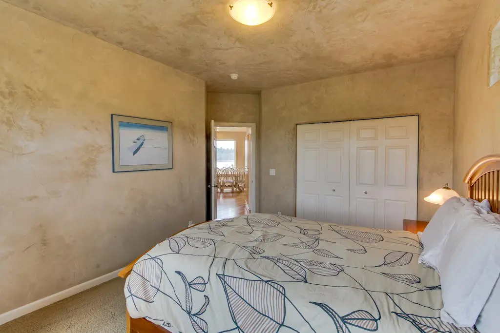 Walk to Oregon Coast Aquarium from this modern, dog-friendly, oceanview home