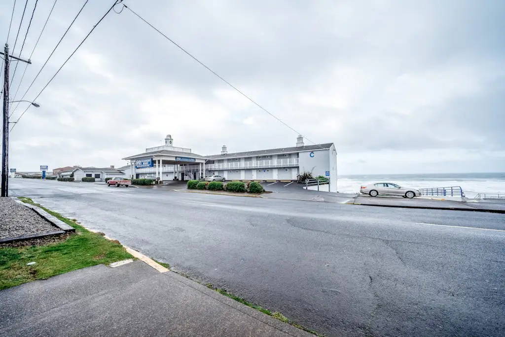 Ocean-view lower-level duplex across street from beach - dog-friendly