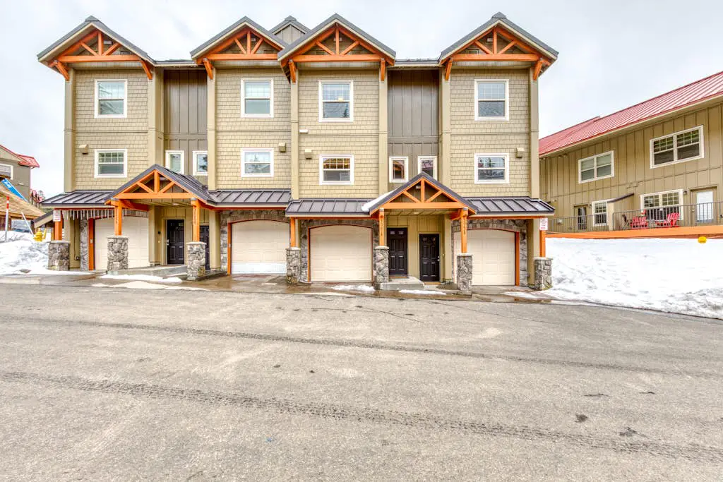 Collins Lake Chalet #24
