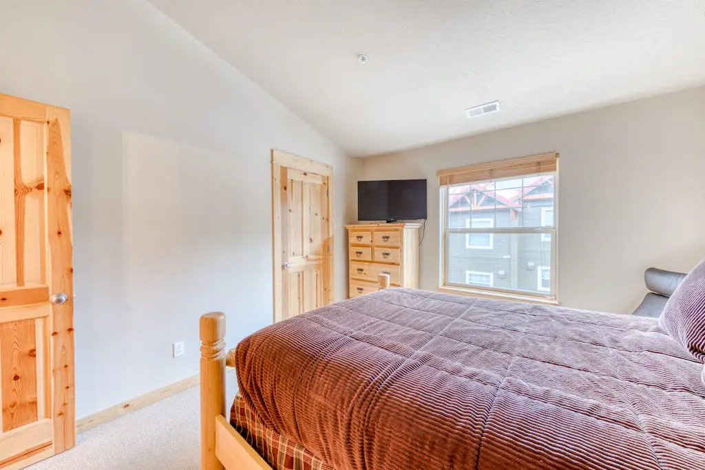 Collins Lake Chalet #24