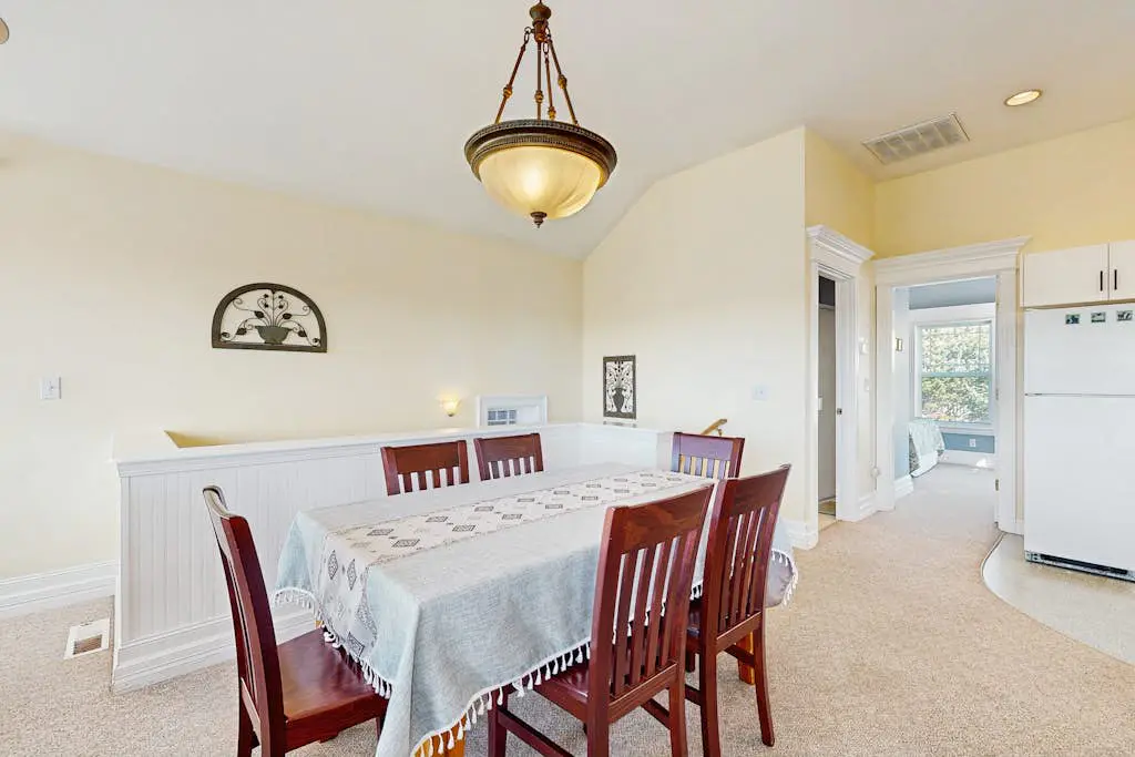 Side-by-side ocean-view homes with hot tubs & fireplaces - 1 block to beach
