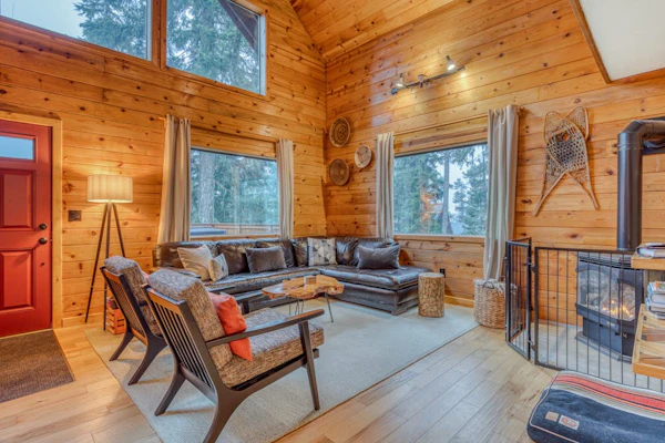 Dog-Friendly, 3-Story Home & Loft with Deck, Private Hot Tub, Gas Grill, Pool Table