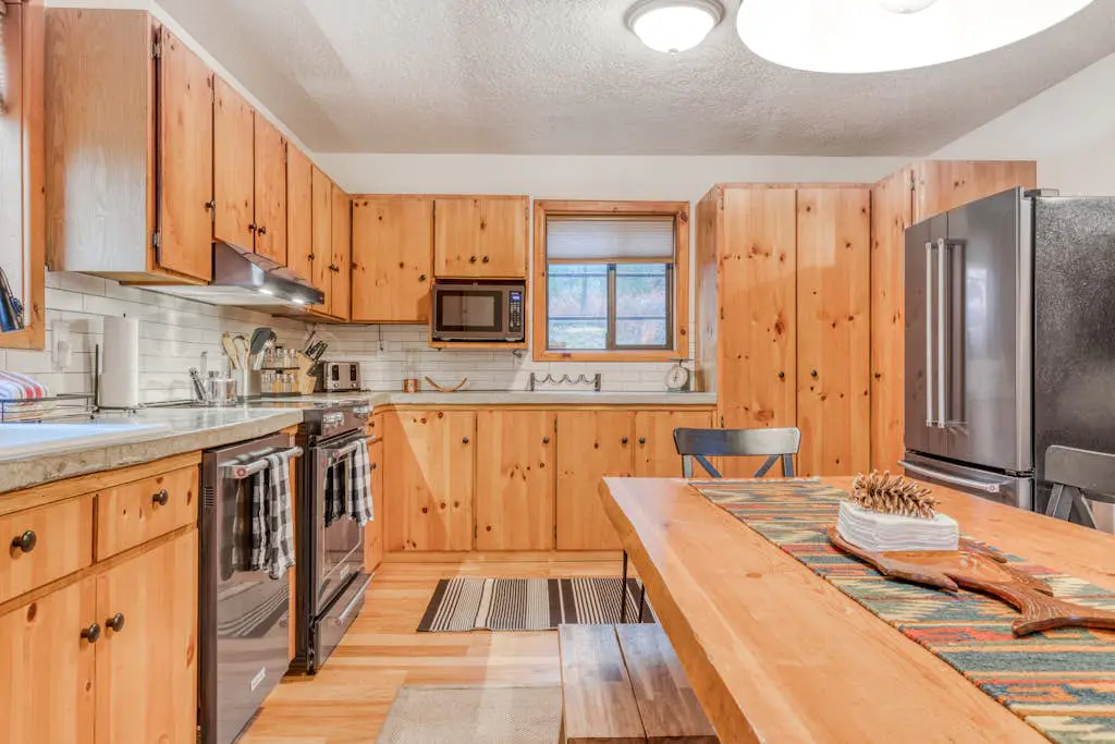 Dog-Friendly, 3-Story Home & Loft with Deck, Private Hot Tub, Gas Grill, Pool Table