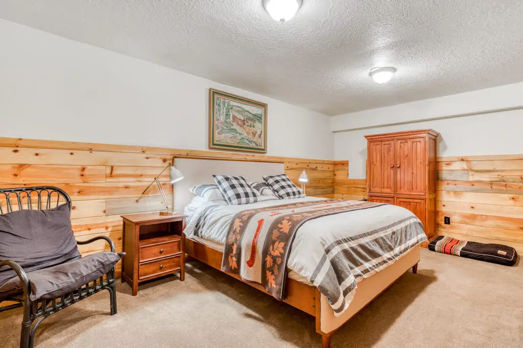 Dog-Friendly, 3-Story Home & Loft with Deck, Private Hot Tub, Gas Grill, Pool Table