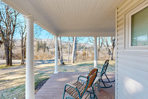 Beautiful historic family home on a Cherry Orchard, with patio, grill, and WiFi