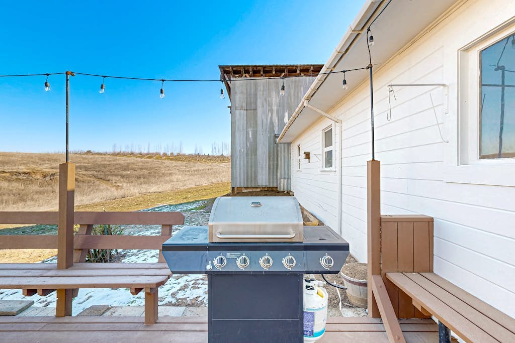 Beautiful  historic family home on a Cherry Orchard, with patio, grill, and WiFi