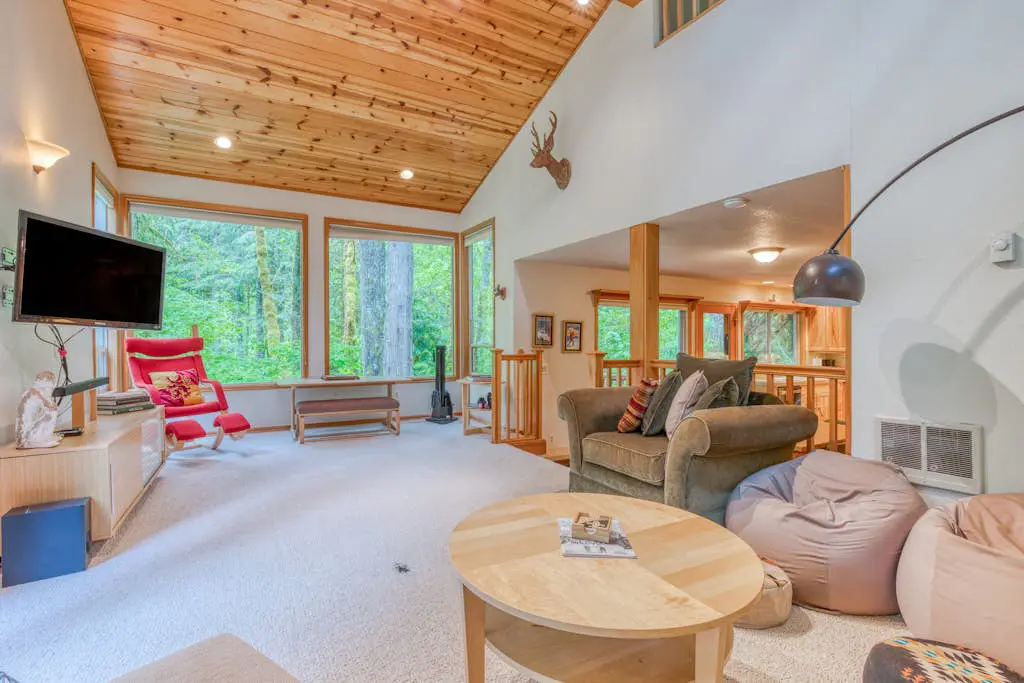 The Burrow - Your Forest Refuge by the Sandy River