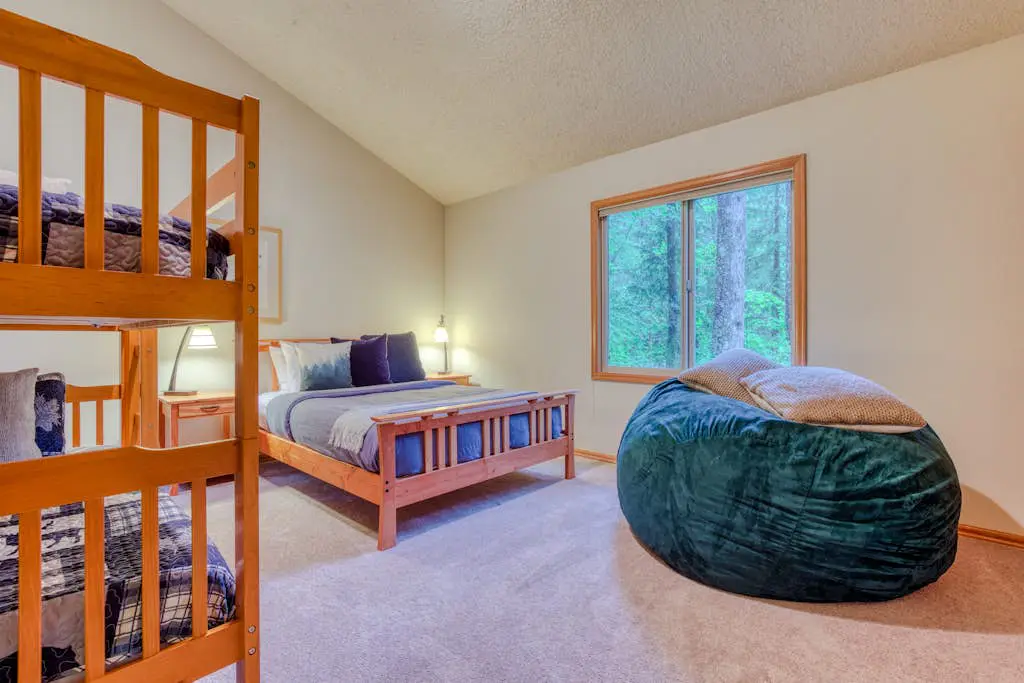 The Burrow - Your Forest Refuge by the Sandy River