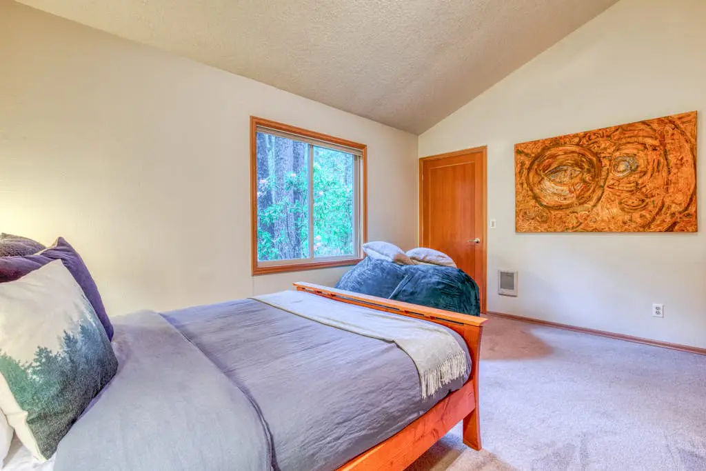 The Burrow - Your Forest Refuge by the Sandy River