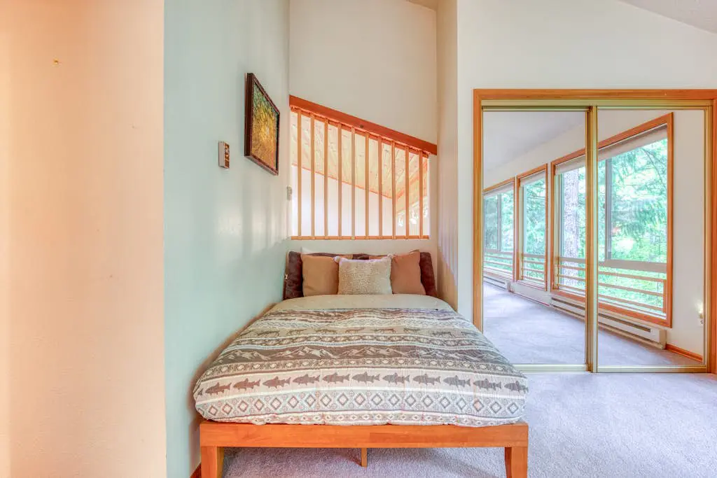 The Burrow - Your Forest Refuge by the Sandy River