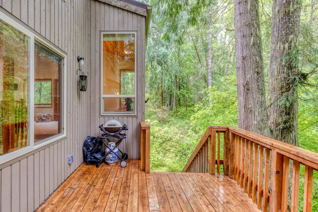 The Burrow - Your Forest Refuge by the Sandy River
