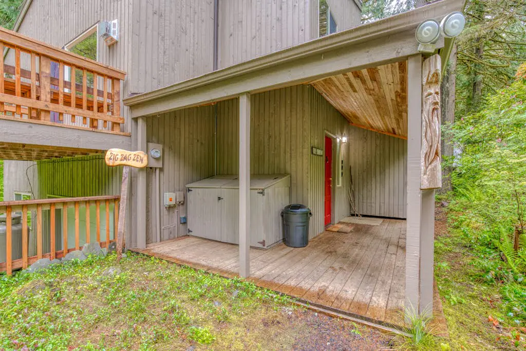 The Burrow - Your Forest Refuge by the Sandy River