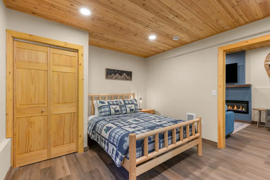 The Burrow - Your Forest Refuge by the Sandy River