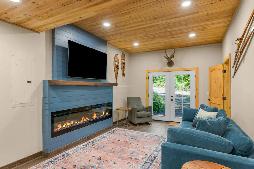 The Burrow - Your Forest Refuge by the Sandy River