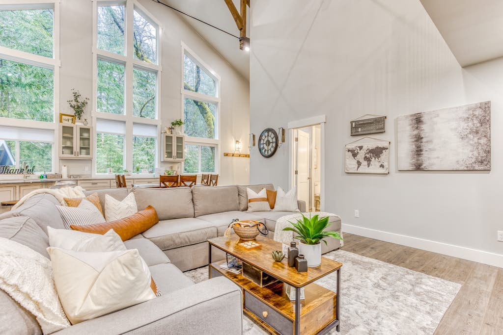 Beautiful home with fireplace, sauna, full kitchen & W/D