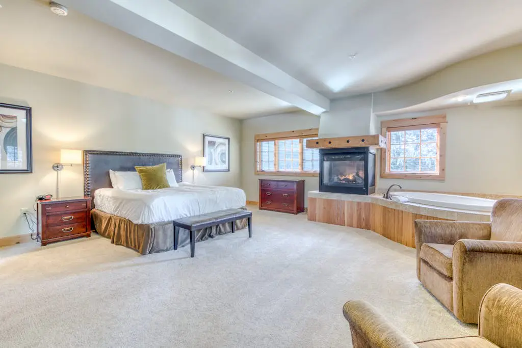 #201 Grand Lodge South Master Suite