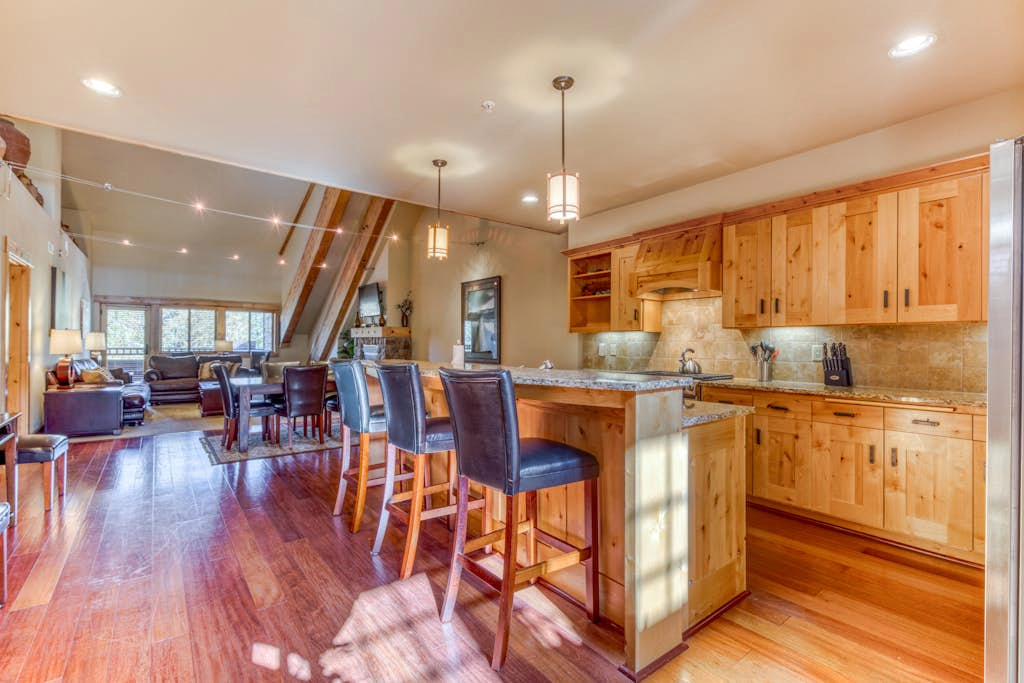 #402 Grand Lodge South Penthouse