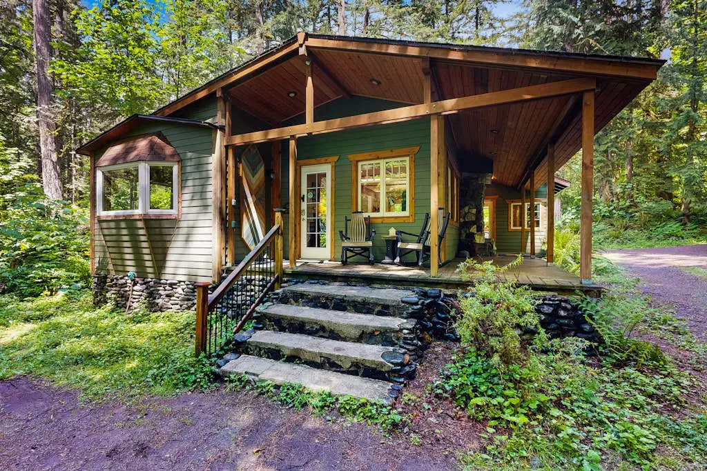 Eva's Cottage - Romancing the River