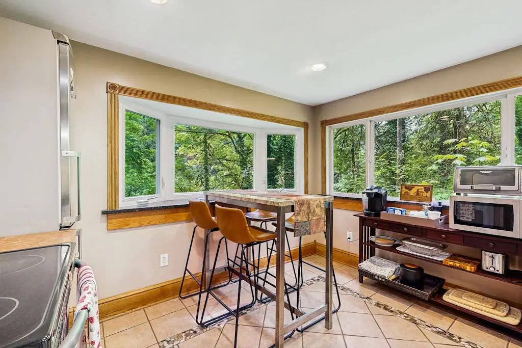 Eva's Cottage - Romancing the River