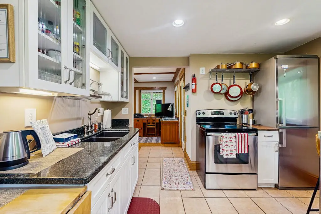 Eva's Cottage - Romancing the River