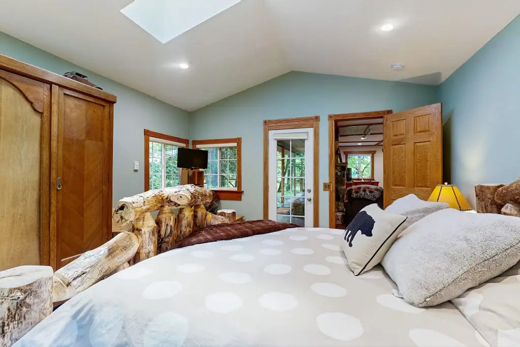 Eva's Cottage - Romancing the River