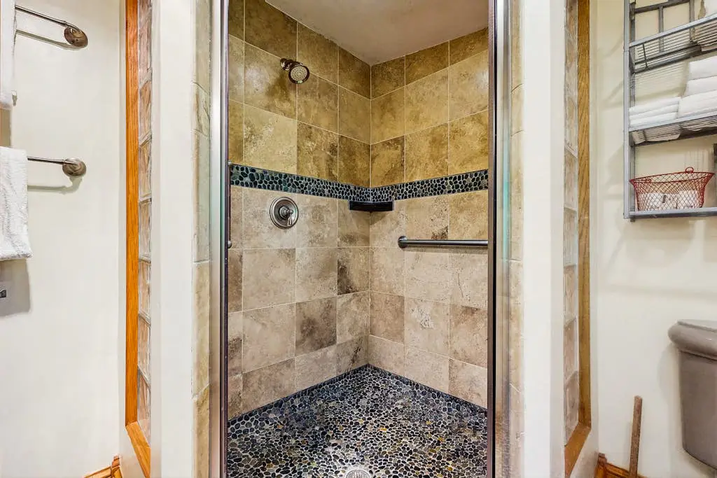 Eva's Cottage - Romancing the River