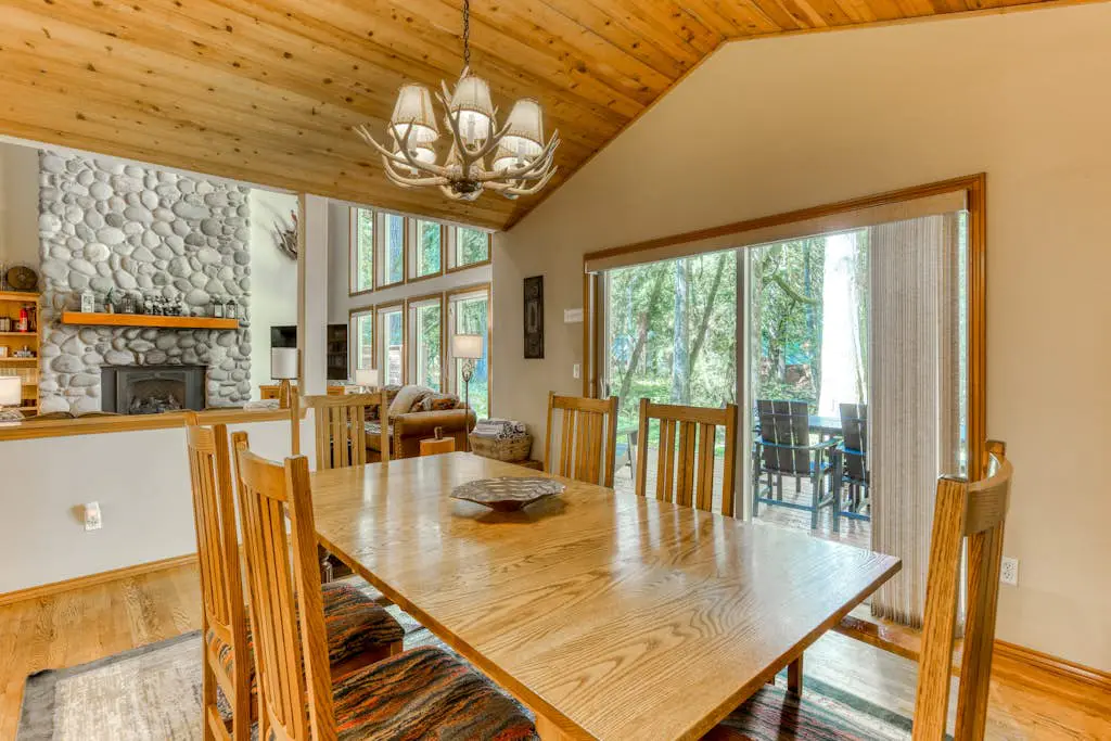 Salmon River Lodge