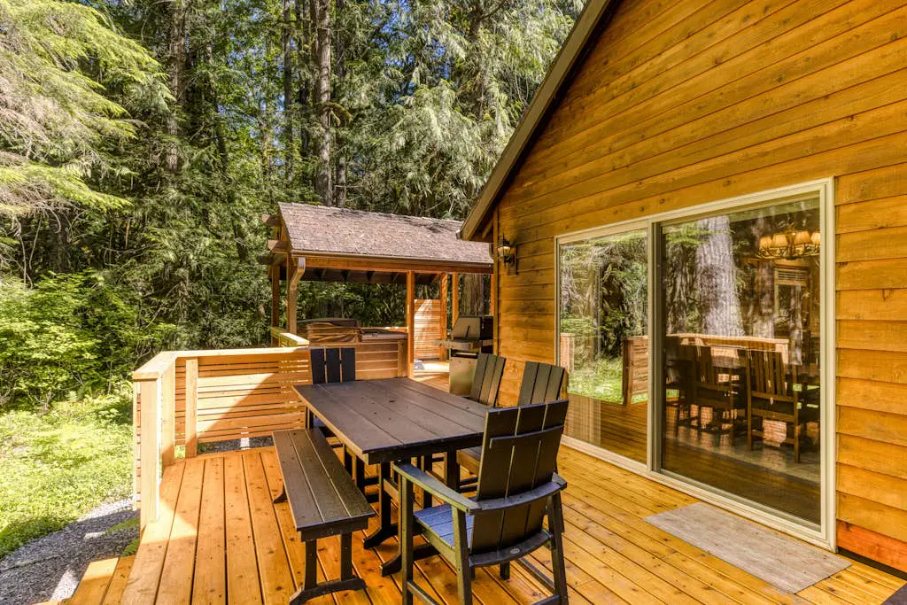 Salmon River Lodge