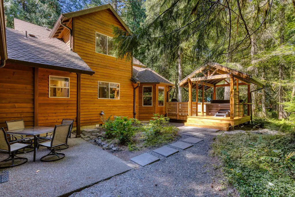 Salmon River Lodge